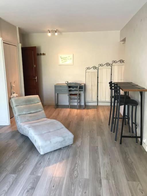 Chez-Sixtine Lägenhet Albon Exteriör bild