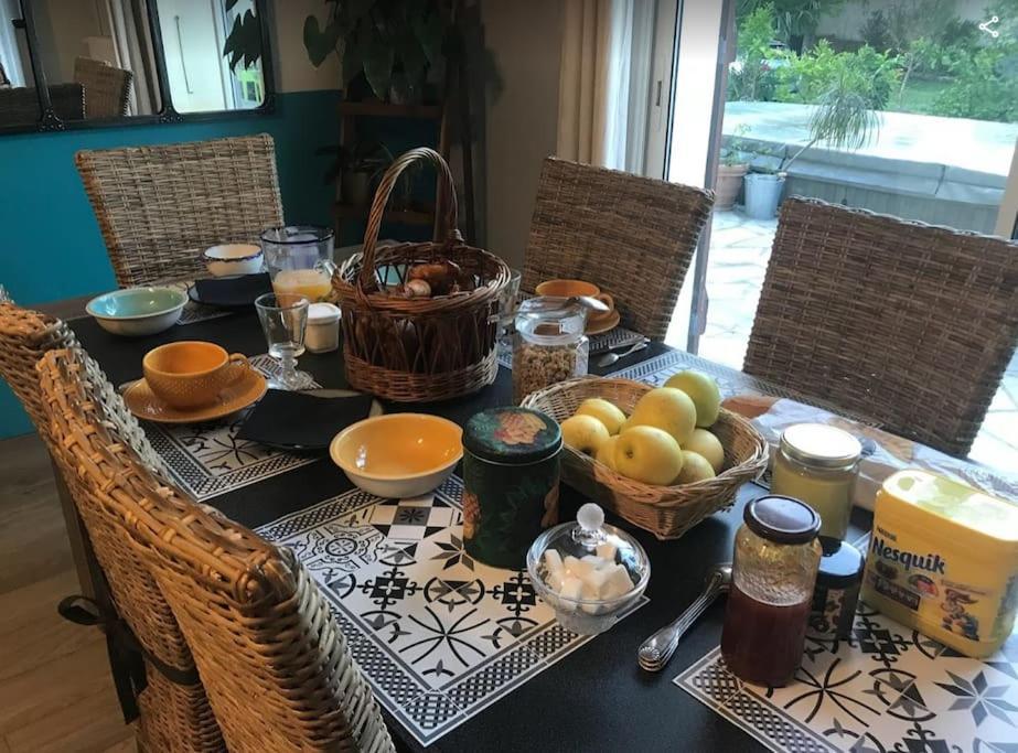 Chez-Sixtine Lägenhet Albon Exteriör bild